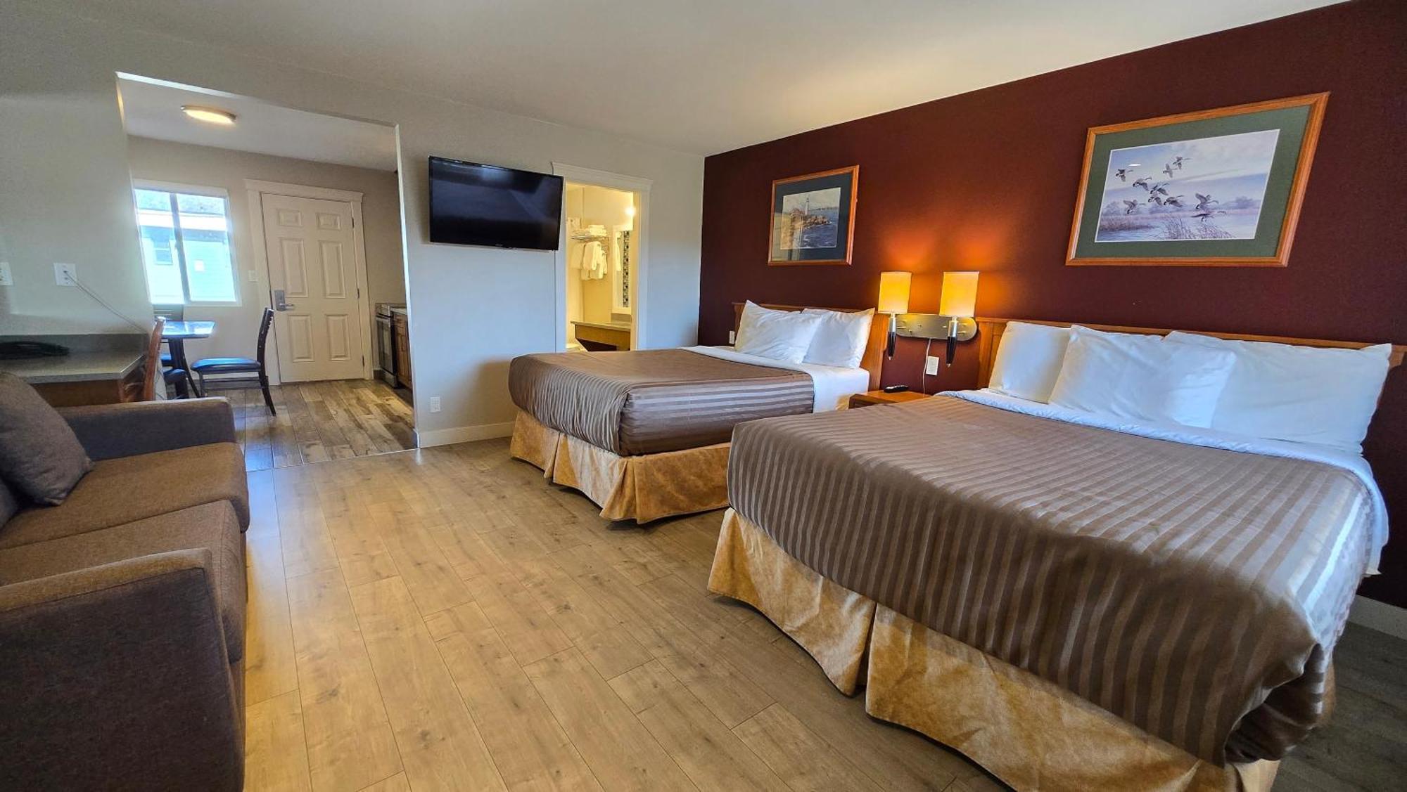 Sahara Courtyard Inn & Suites Osoyoos Exterior photo