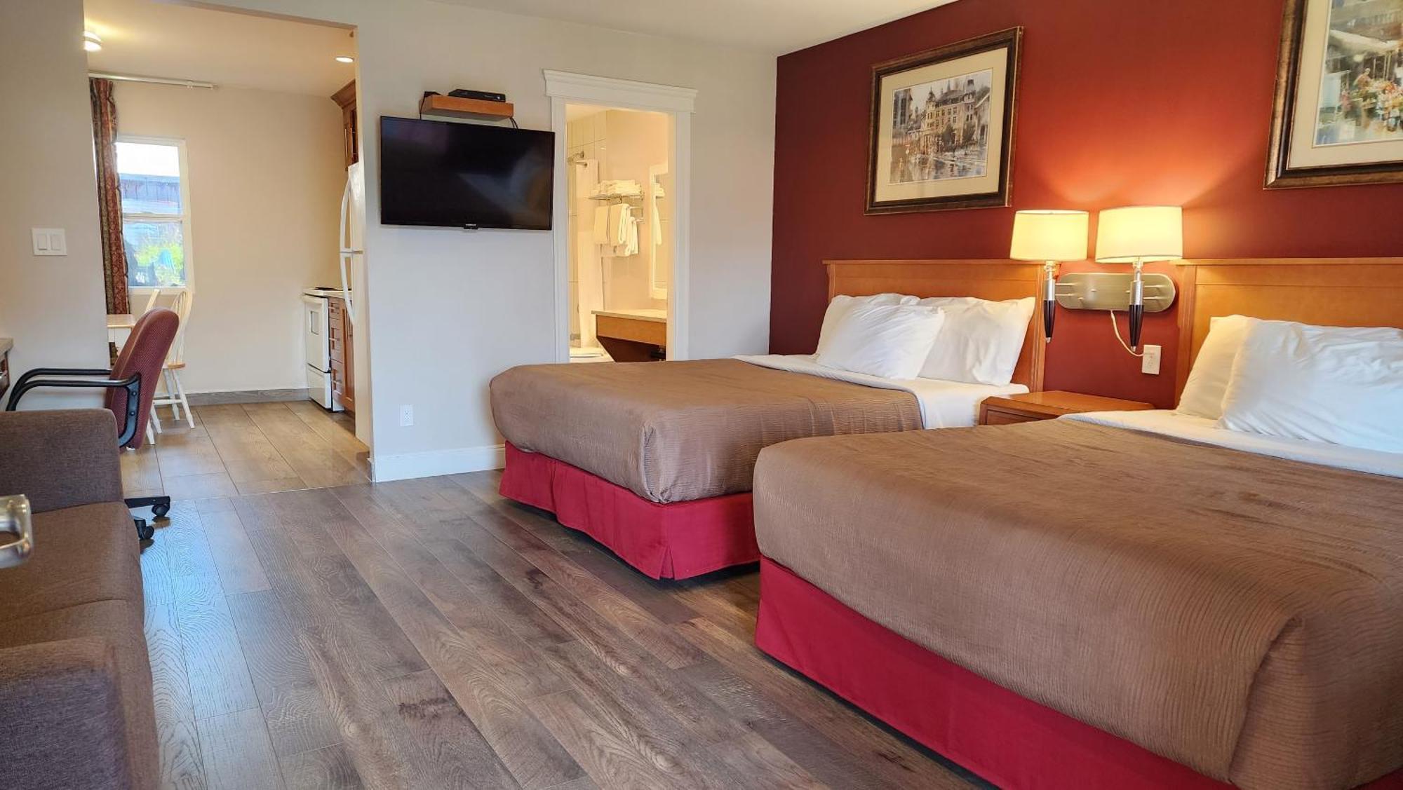 Sahara Courtyard Inn & Suites Osoyoos Exterior photo